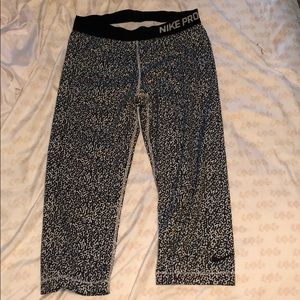 Nike cropped leggings